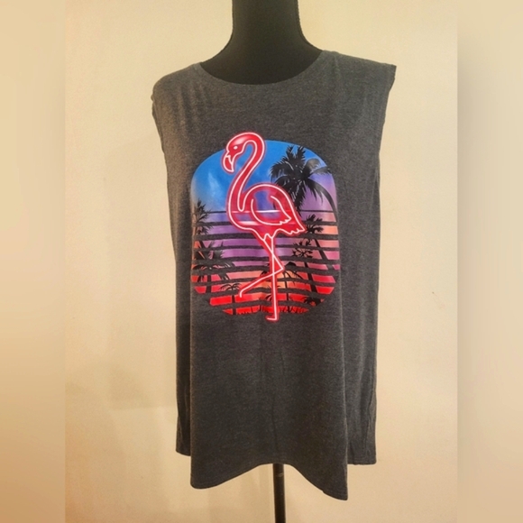 Tops - Ladies Gray Sleeveless Muscle Tee with Flamingo Graphic (Size XL)‎
